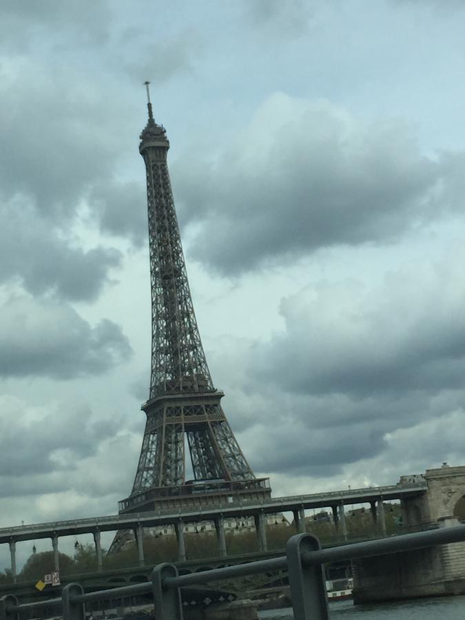 Gites Poirier Bazin Montry Exterior foto